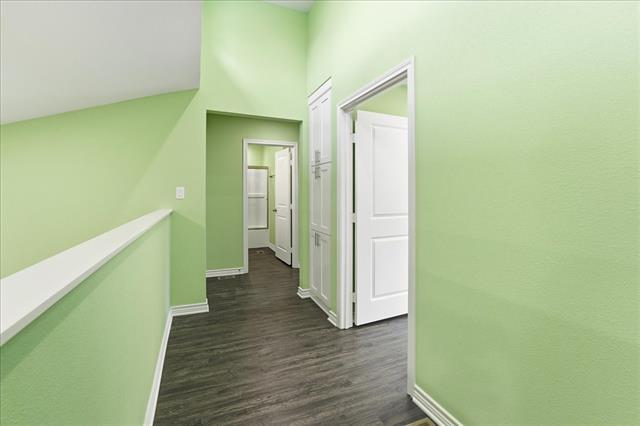 Building Photo - 802 S Newsom St