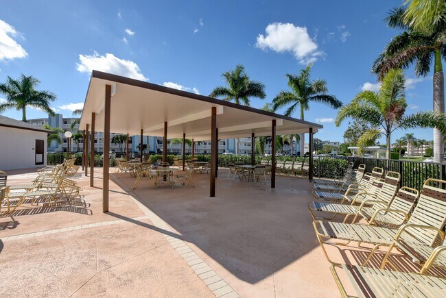 Building Photo - 3038 Hythe A