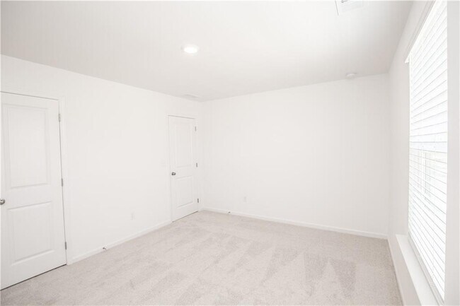 Building Photo - 101 Goshawk St