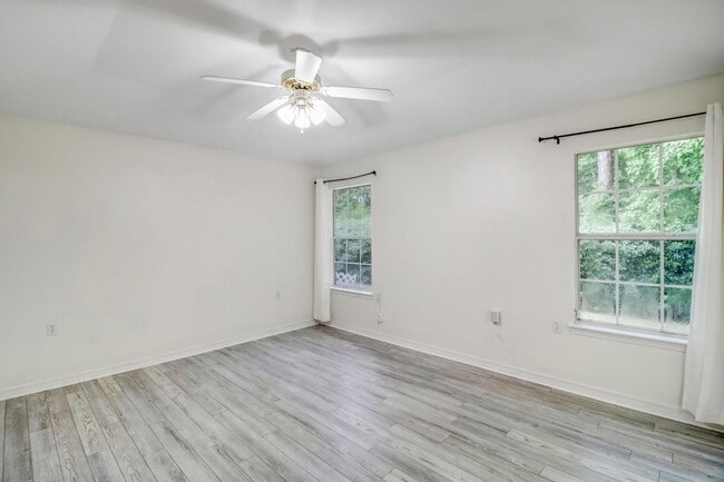 Building Photo - 2077 Shadow Lake Dr