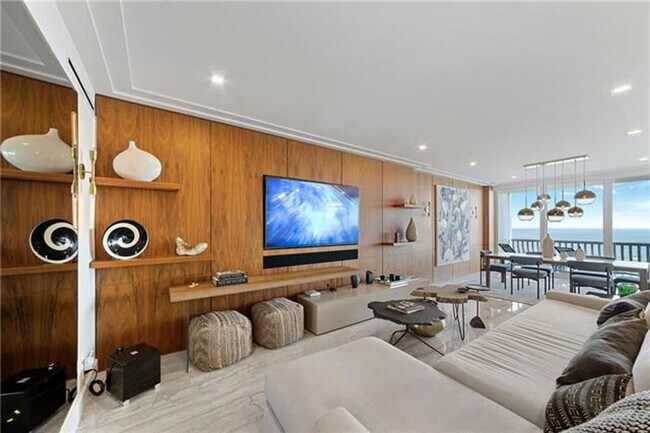 Building Photo - 2200 S Ocean Ln
