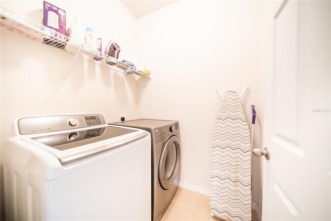 Building Photo - 980 Lakefront Village Dr