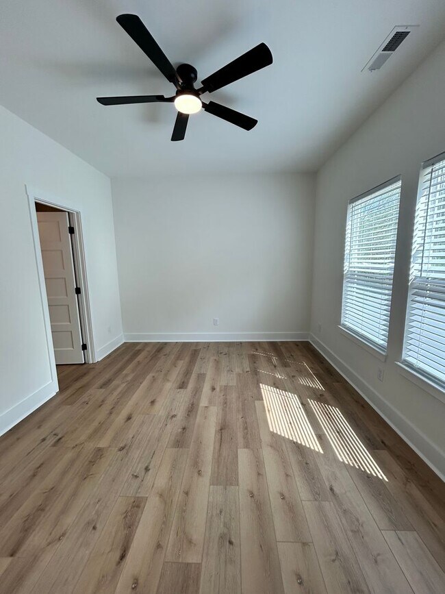 Building Photo - BRAND NEW Charming 3 Beds, 2.5 Baths in Hixson!