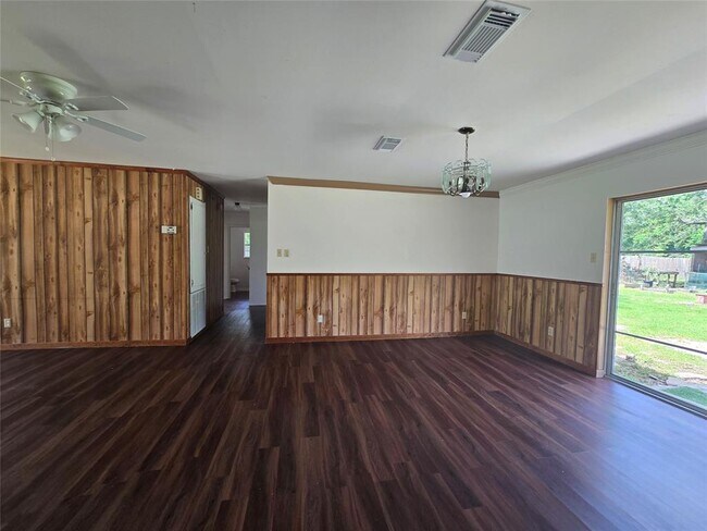 Building Photo - 505 Mable St