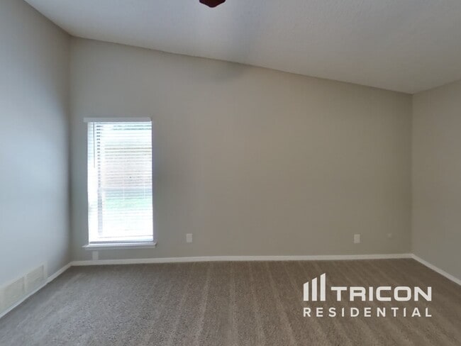 Building Photo - 2813 Whitehurst Dr