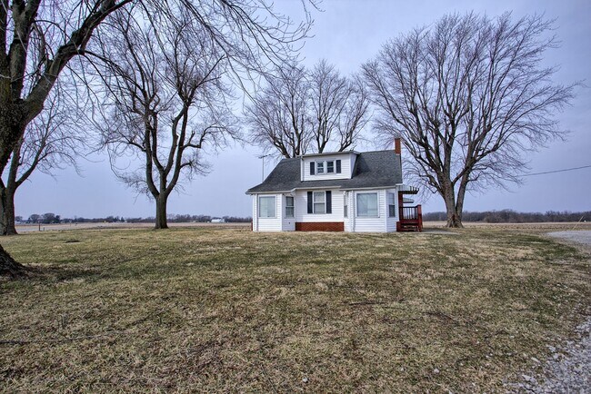 Building Photo - Charming Country Home on Acreage off Highw...