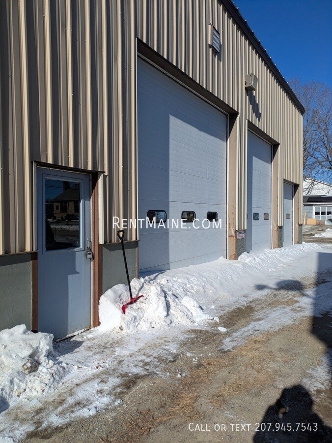 Building Photo - 38 Railroad St