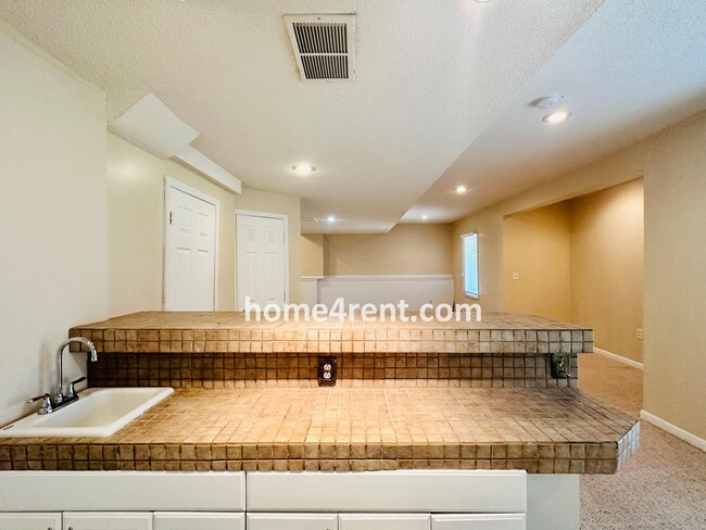 Building Photo - Beautifully Renovated Home in Olathe with ...