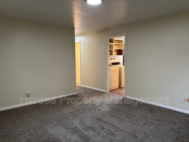 Building Photo - 2106 N 33rd St