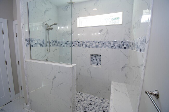 Building Photo - 729 Churchill Downs Dr