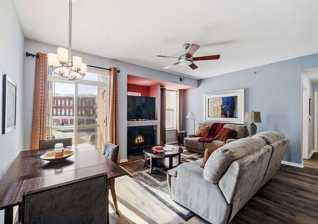 Building Photo - Bright & Spacious 2BR/2BA Condo with Cover...