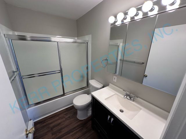 Building Photo - 5425 SE 17th Ave