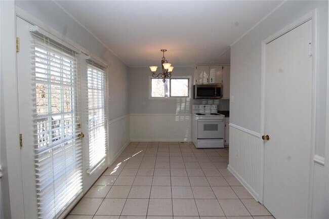 Building Photo - 9240 Nova Dr