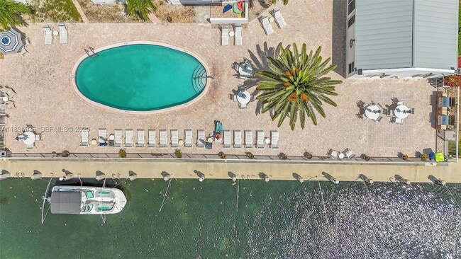 Building Photo - 2860 NE 14th Street Causeway