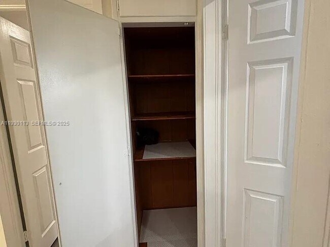 Building Photo - 16401 SW 100th Ct