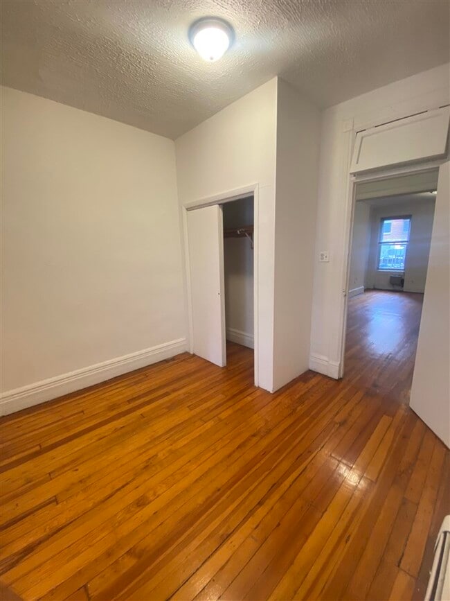 Building Photo - 112 14th St