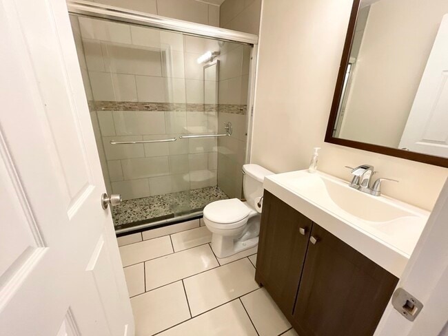 Building Photo - 7 Sudan St