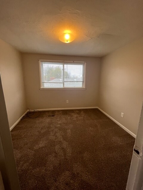 Building Photo - 24408 Lambrecht Ave