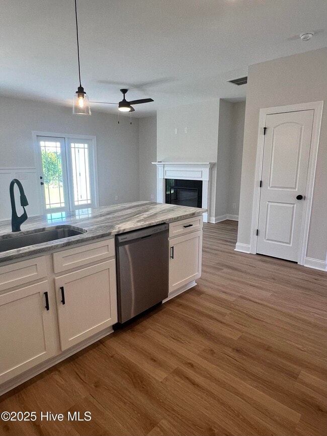 Building Photo - 4507 Laurel Rdg Dr