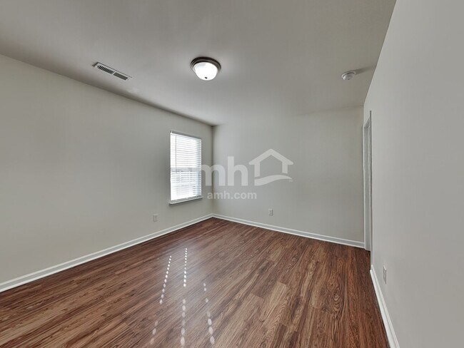 Building Photo - 4662 Abbey Park Rd