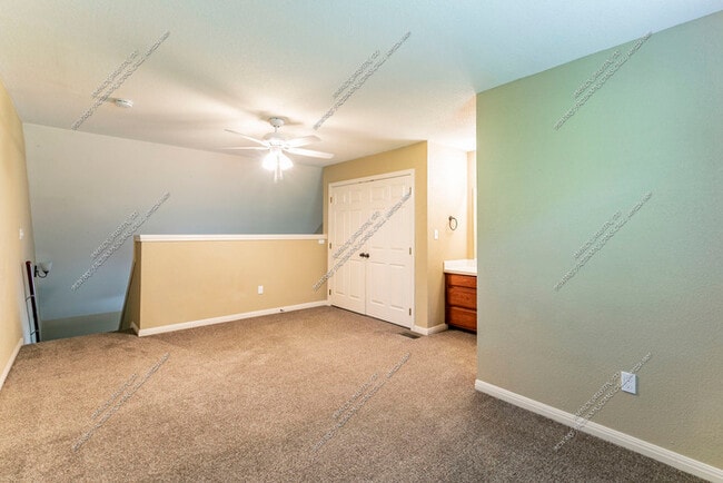 Building Photo - 1 Bedroom 2 Bath Available NOW
