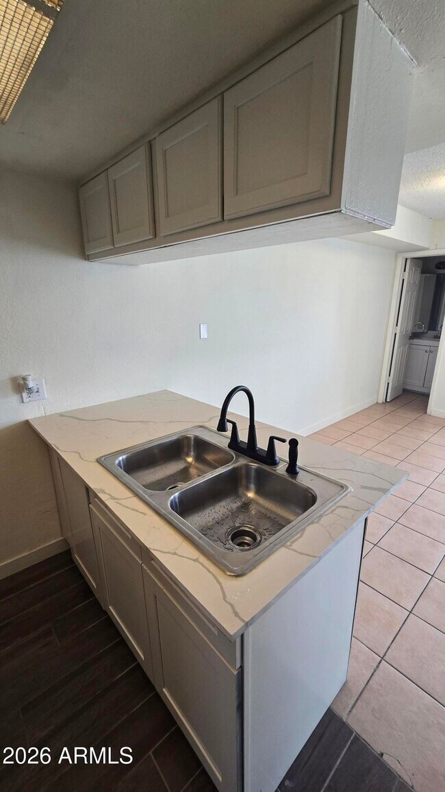Building Photo - 1447 N 53rd Dr