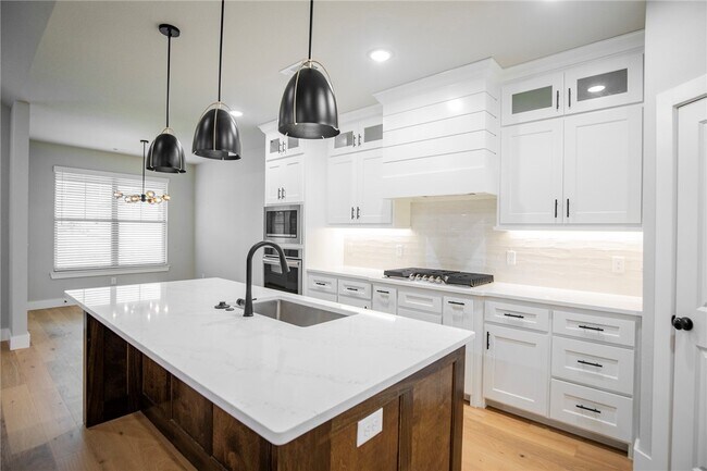 Building Photo - 7843 Range