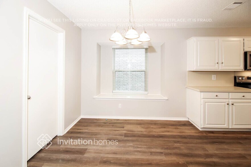 Building Photo - 1530 Knollview Ln