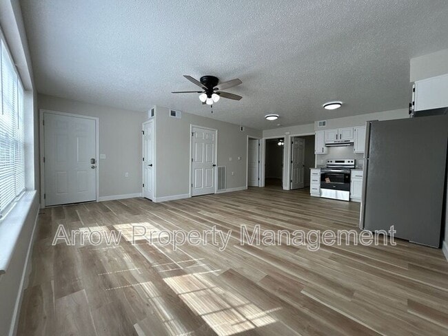 Building Photo - 1015 14th St