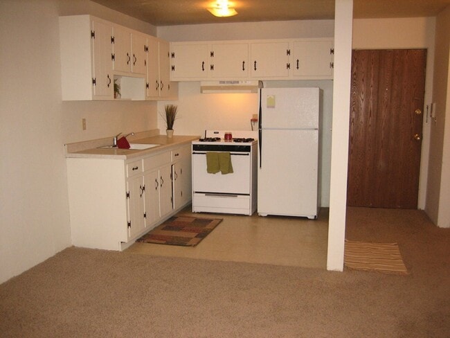 Interior Photo - 1405 5th St SE