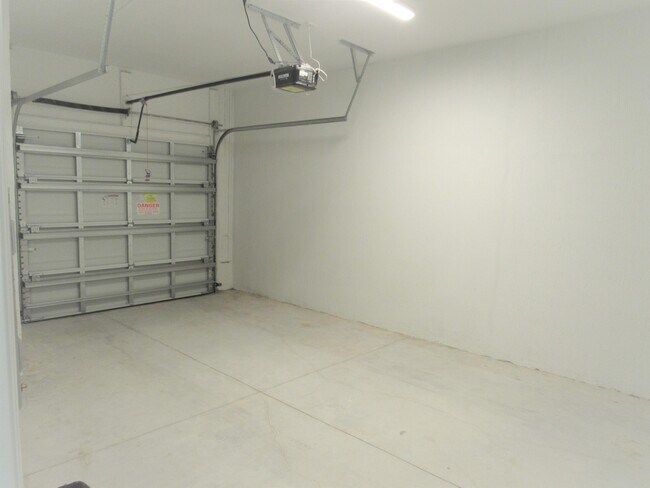 Building Photo - 4332 Pond Lily Ln