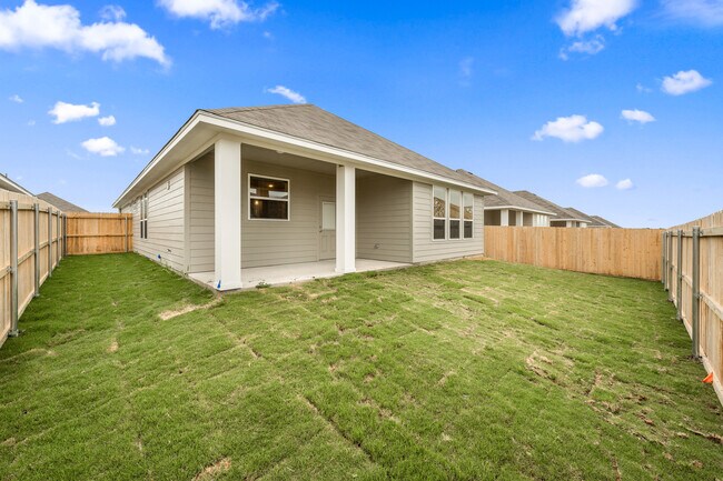 Building Photo - 617 La Parra Bend