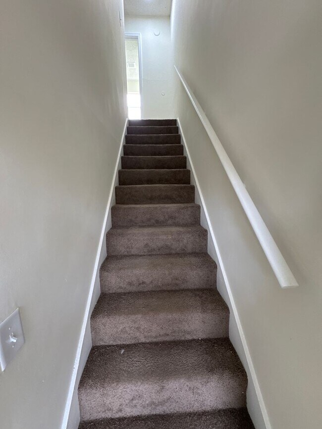 Building Photo - 4082 Forest Ave W