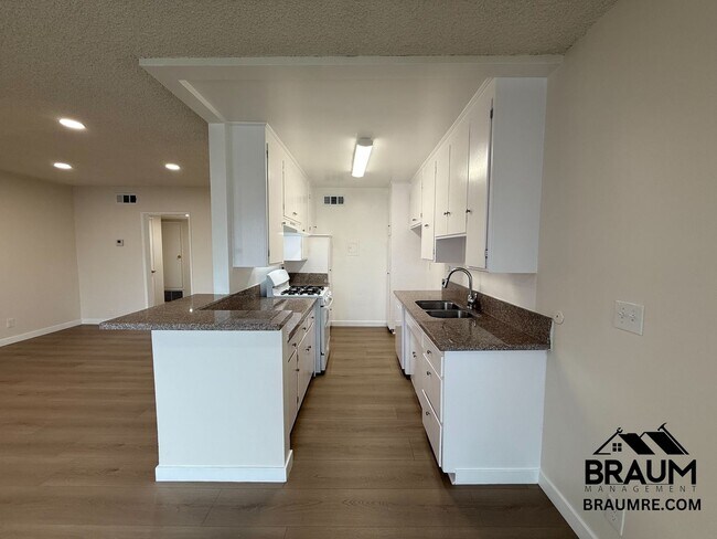 Building Photo - 6041 Whitsett Ave