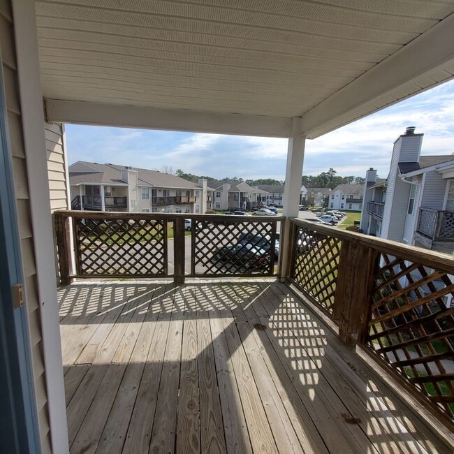 Building Photo - 2 Bedroom, 2 Bath Condo in Virginia Beach