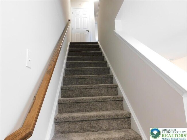 Building Photo - 326 E Frankford St