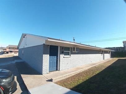 Building Photo - 401 Sunset Ln