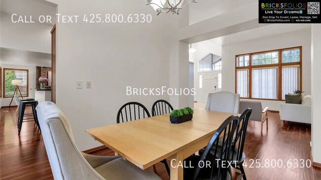 Building Photo - 4522 NE 21st Pl