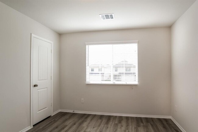 Building Photo - 4910 Giant Sequoia Way