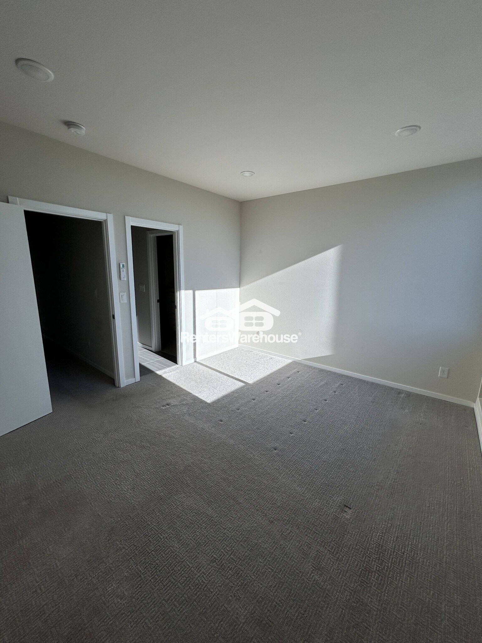Building Photo - 802 29th Ave S