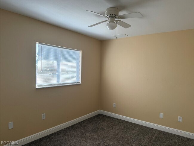 Building Photo - 2553 NW 21st Ave