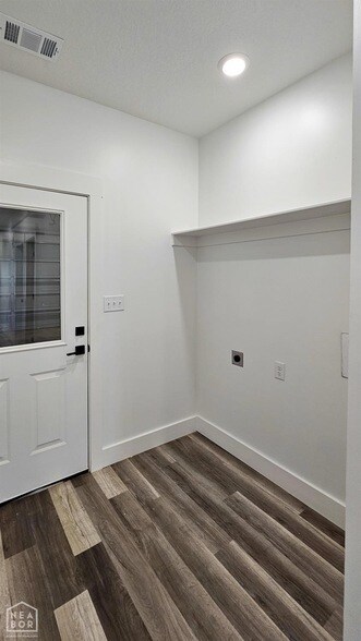 Building Photo - 4009 Stoke Dr