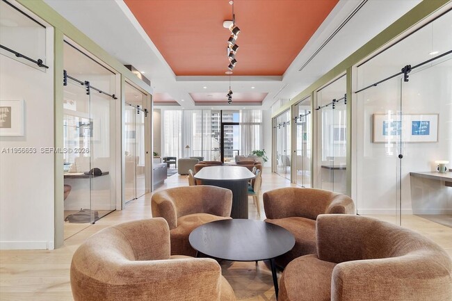 Building Photo - 11 NE 6th St