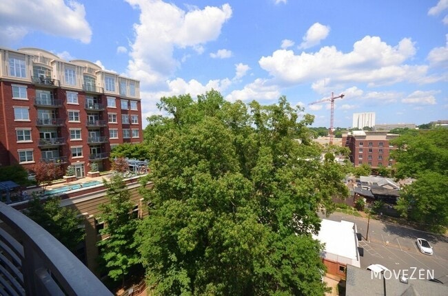 Building Photo - 618 N Boylan Ave