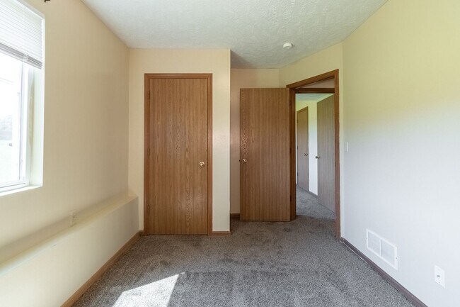 Building Photo - 2231-2237 SW 19