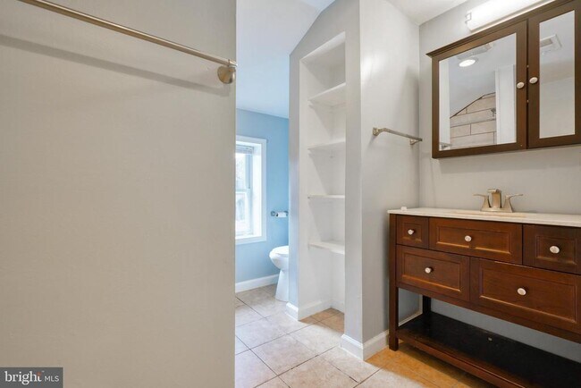 Building Photo - 1029 Booth St