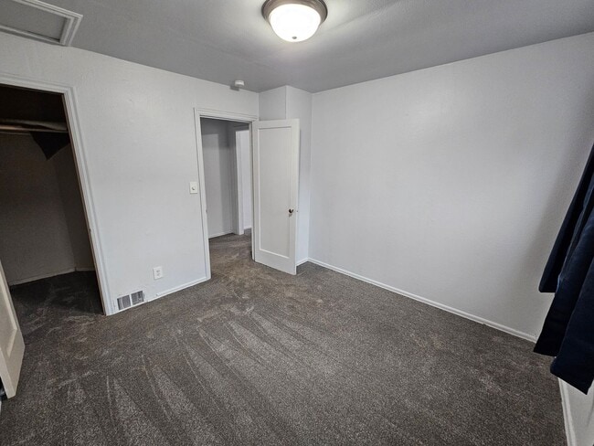 Building Photo - Newly Remodeled Home on the South Hill