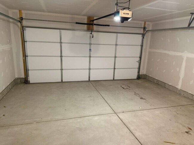 Building Photo - 2016 Yellowstone Blvd