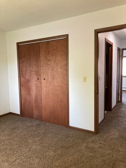 Bedroom - 318 E Brown St