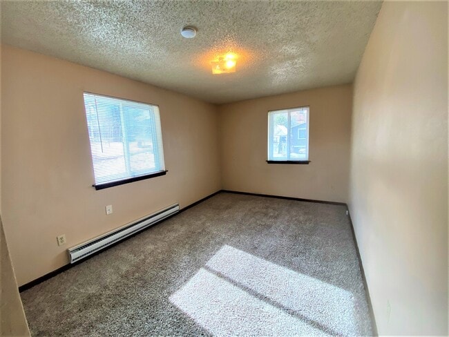 Building Photo - 26172 Center Dr